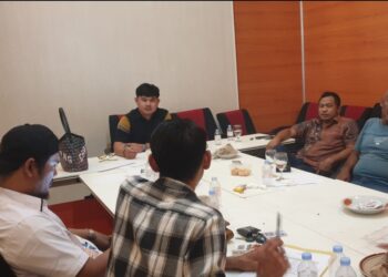 Diduga Izin Belum Beres, Upah Dibawah UMK, Mirisnya ada Roling Pekerja yang Disengaja, Aktivis Geram Datangi Komisi III