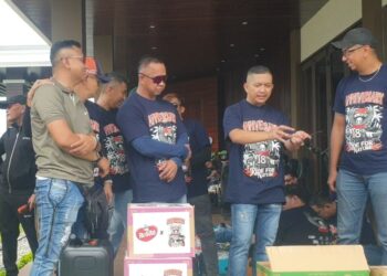 Sambangi Kediaman COE BIL Group, Universeri ke – 18 Bikers CMC Gelar Bhaksos dan Santuni Ratusan Anak Yatim